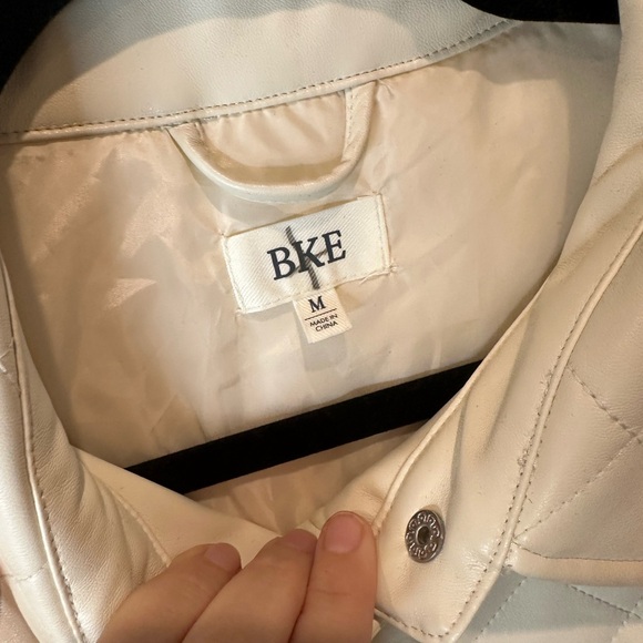 NEW Medium BKE Cream Quilted Faux Leather Utility Jacket New W-out Tags Shacket - Picture 4 of 8
